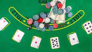 Layar fitur bonus Number Table menampilkan putaran gratis dan simbol liar yang aktif